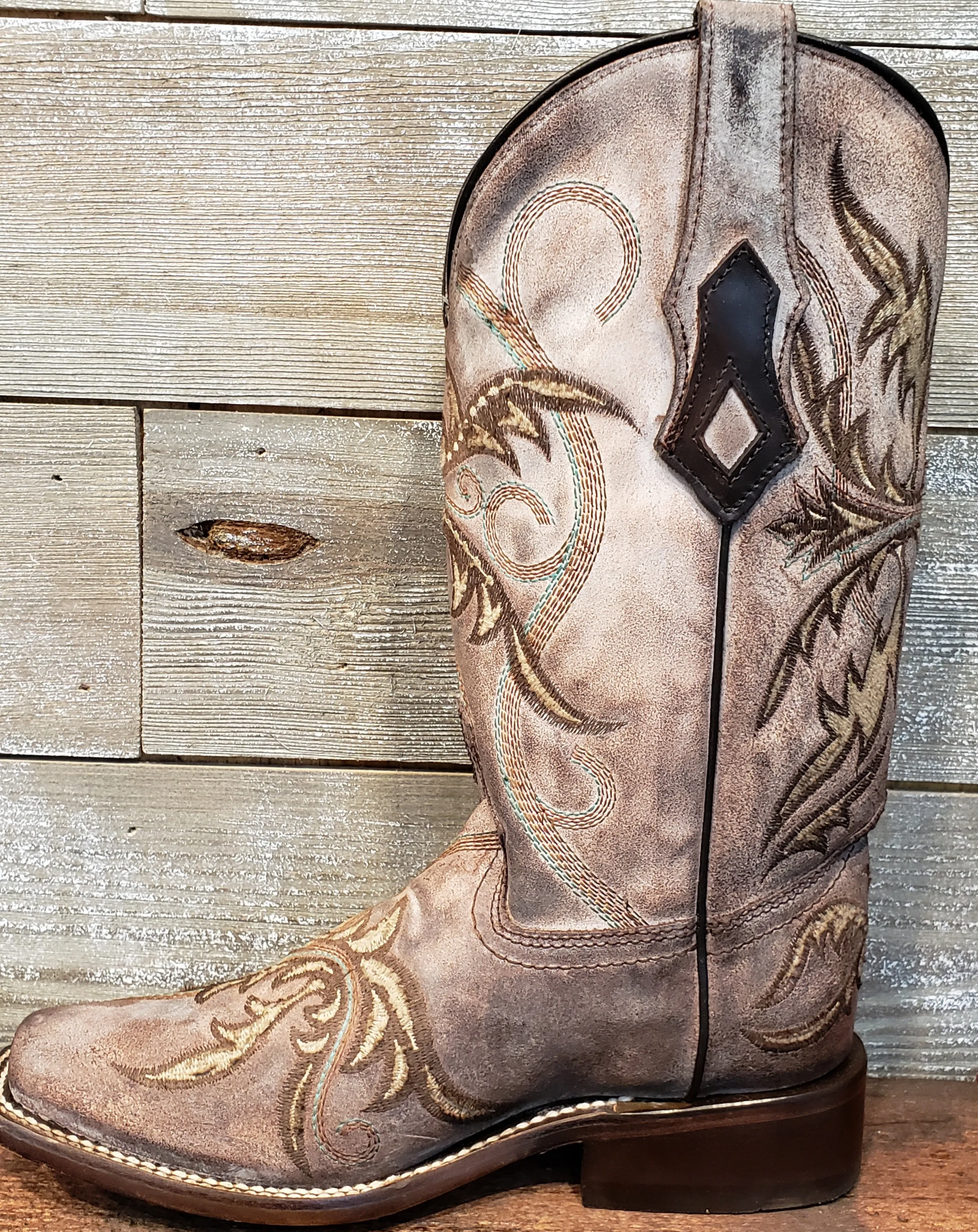 Corral tobacco embroidered square toe C3905
