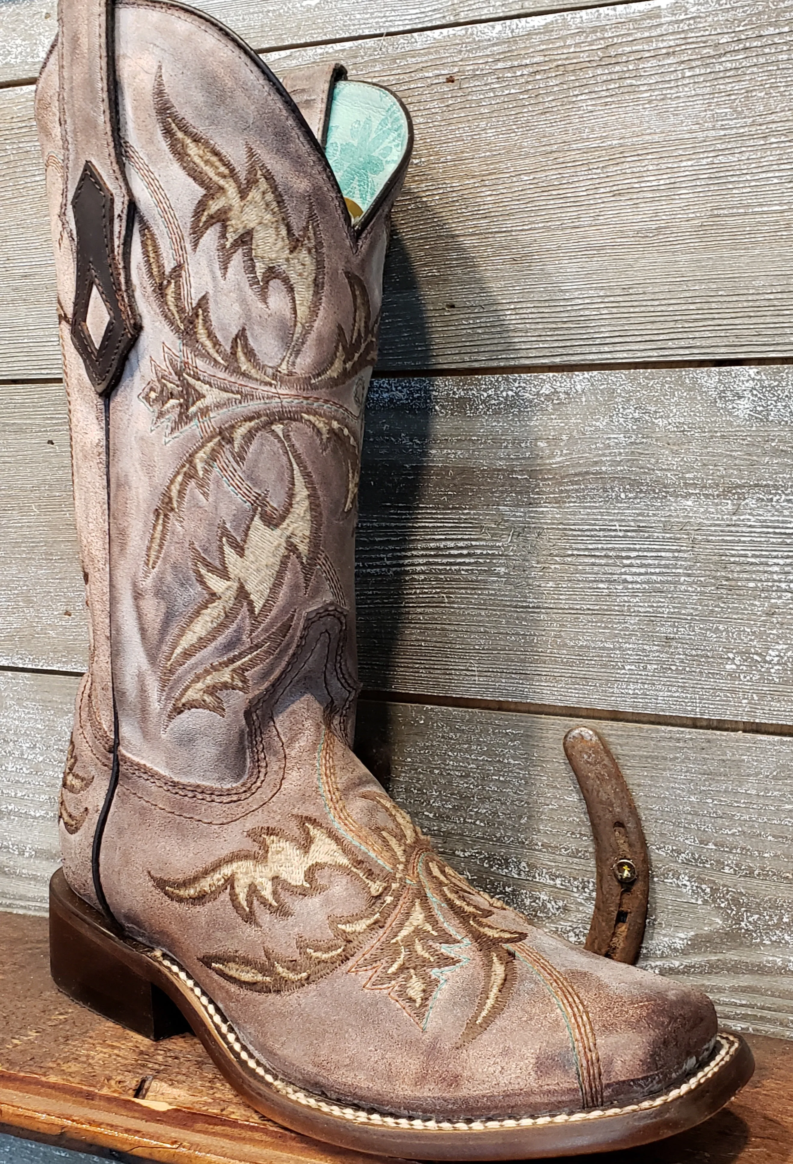 Corral tobacco embroidered square toe C3905