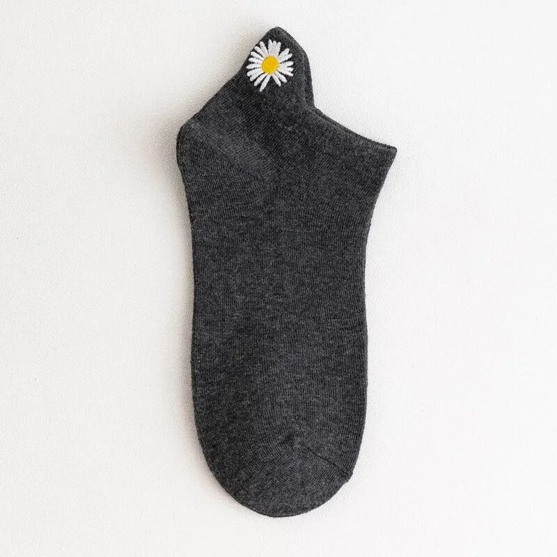 Embroidered Daisy Flower Comfortable Women Cute Socks